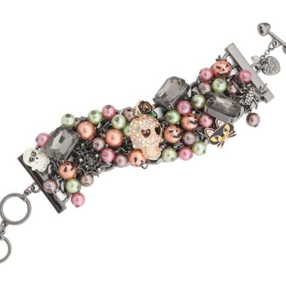 Betsey Johnson Jewelry - NWT Betsey Johnson Whimsigoth Sugar Skull Gray Pearl Bracelet Halloween Chunky